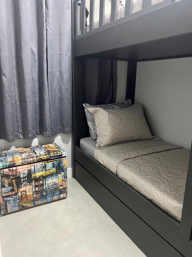 Apto Centro, Reformado Com Churrasqueira!! * Balneario Camboriu